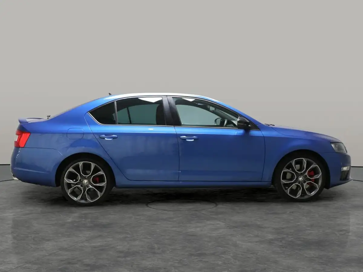 2016-skoda-octavia-20-tsi-vrs-hatchback-big-8