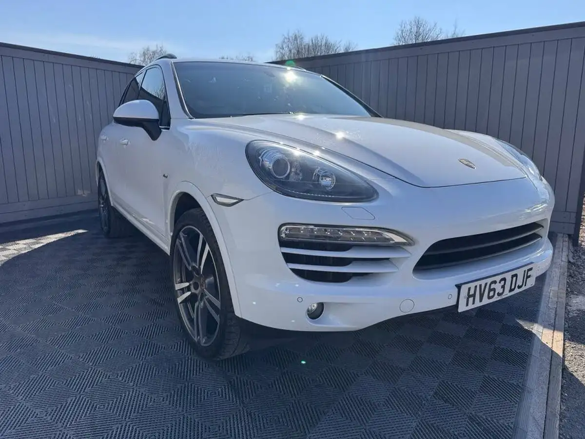 2013-porsche-cayenne-30td-big-5