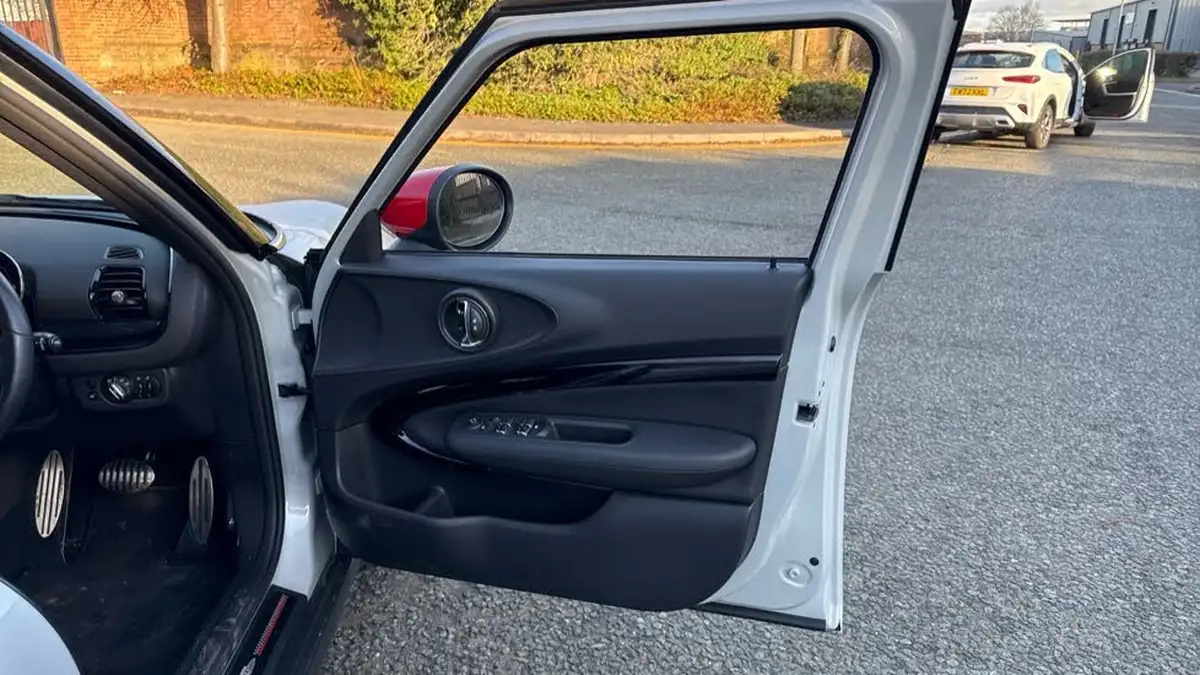 2021-mini-clubman-20-john-cooper-works-big-21