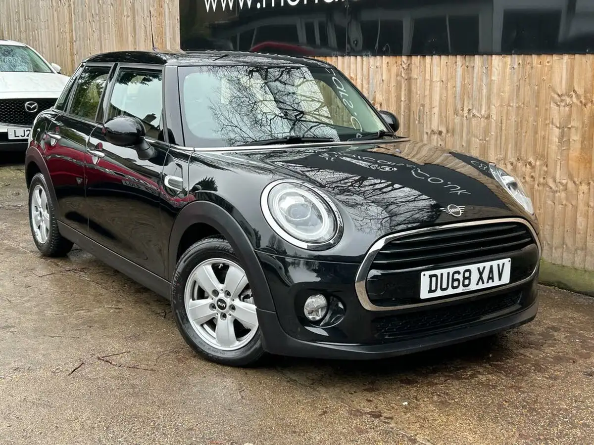 2018-mini-cooper-15-cooper-series-ii-ss-hatchback-5d-auto-big-8