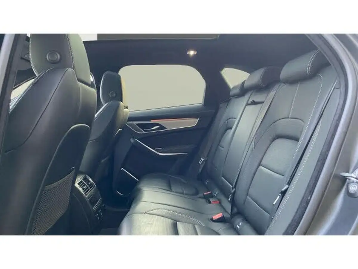 2024-jaguar-f-pace-20-d200-r-dynamic-se-black-90th-anniversary-edition-big-3