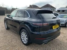 2019-porsche-cayenne-30-v6-e-hybrid-e-hybrid-station-wagon-small-4