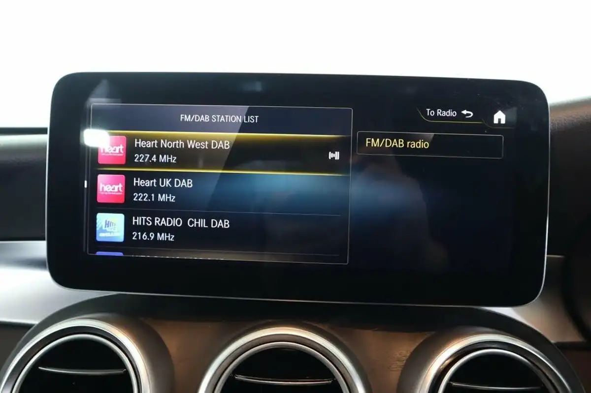 2020-mercedes-benz-glc-class-20d-glc300d-amg-line-premium-plus-station-wagon-5d-big-44