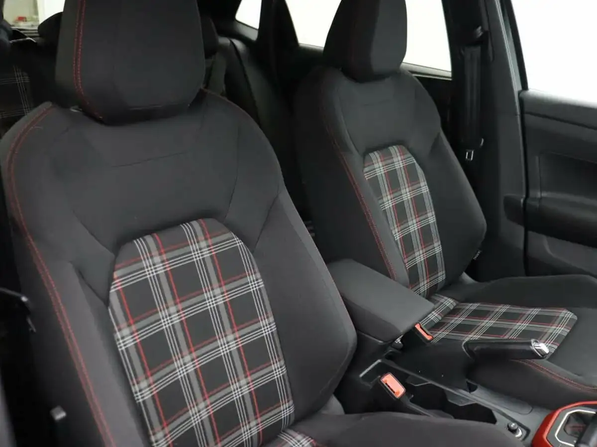 2019-volkswagen-polo-20-tsi-gti-big-8