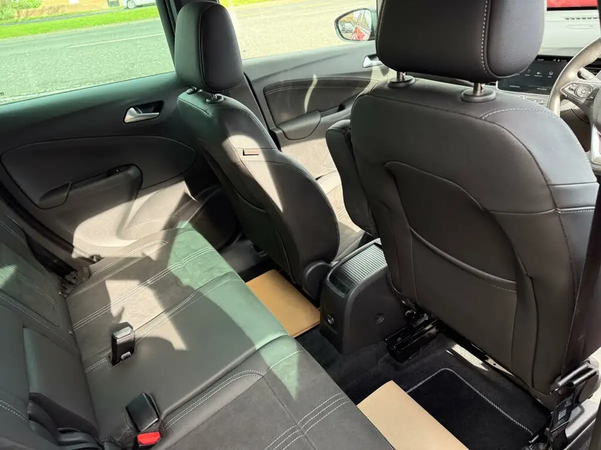 2023-vauxhall-crossland-12-ultimate-130ps-auto-big-67