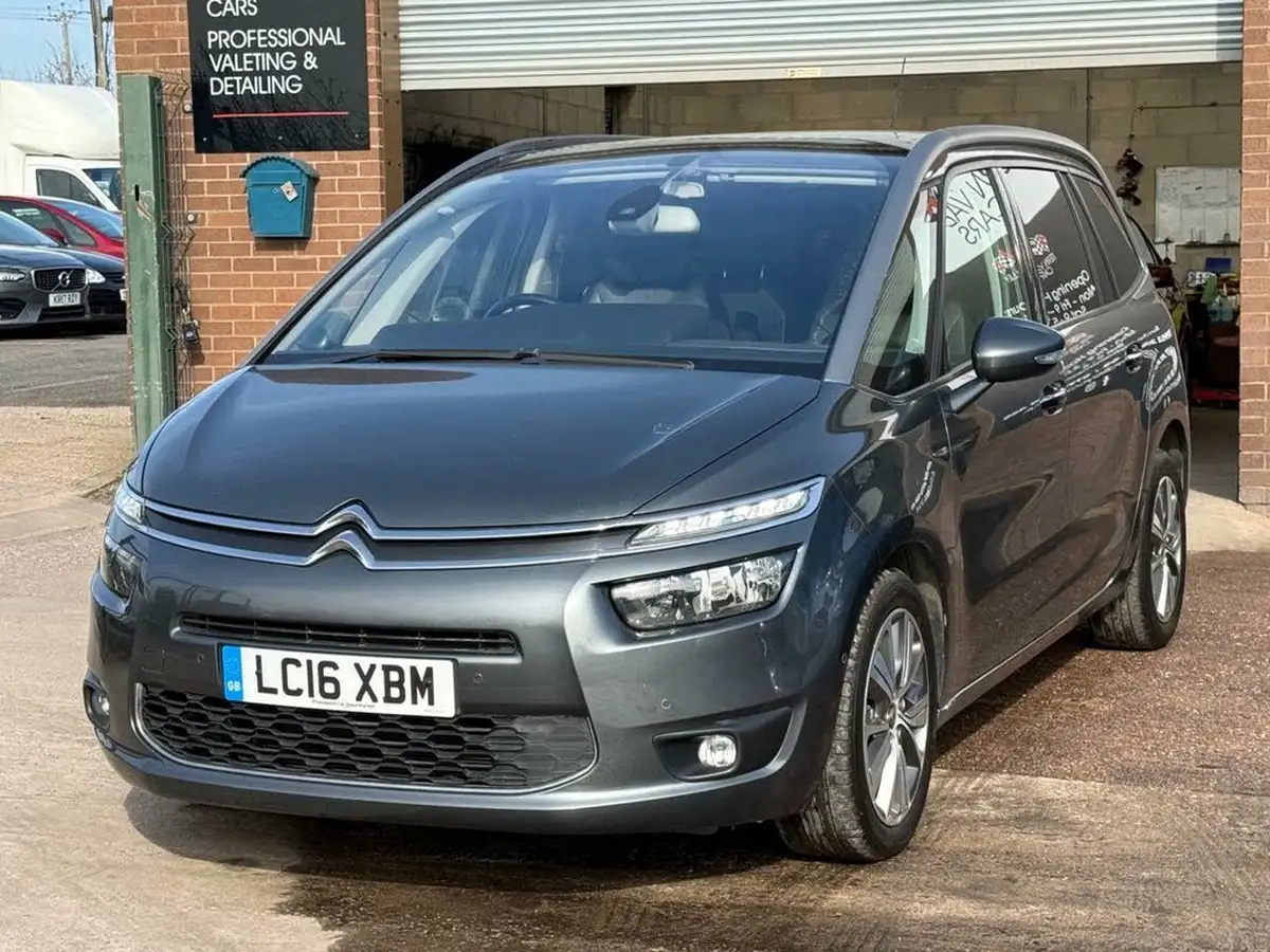 2016-citroen-grand-c4-picasso-16bluehdi-exclusive-big-7