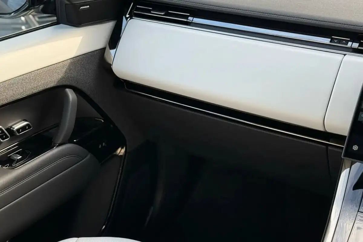 2023-land-rover-range-rover-sport-30-d300-dynamic-se-big-29