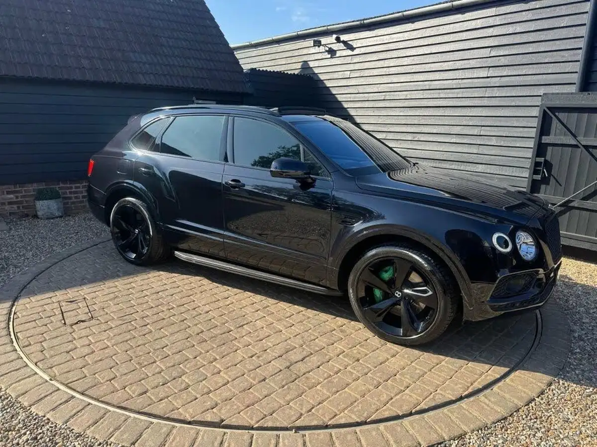 2016-bentley-bentayga-60-w12-big-35
