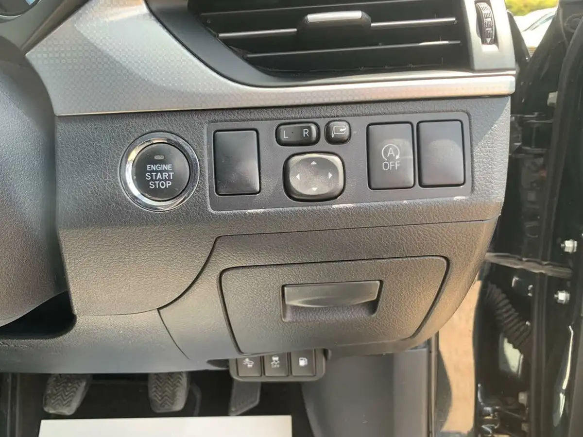 2017-toyota-avensis-20d-4d-business-edition-plus-saloon-4d-big-12