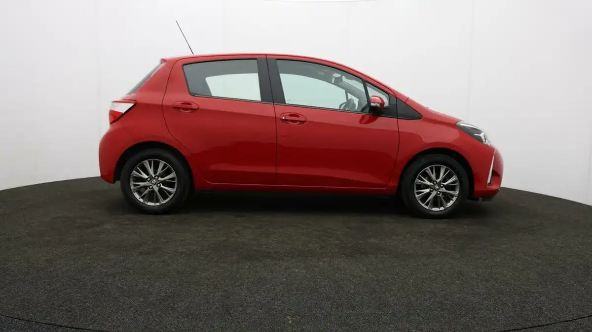 2020-toyota-yaris-10-vvt-i-icon-big-36