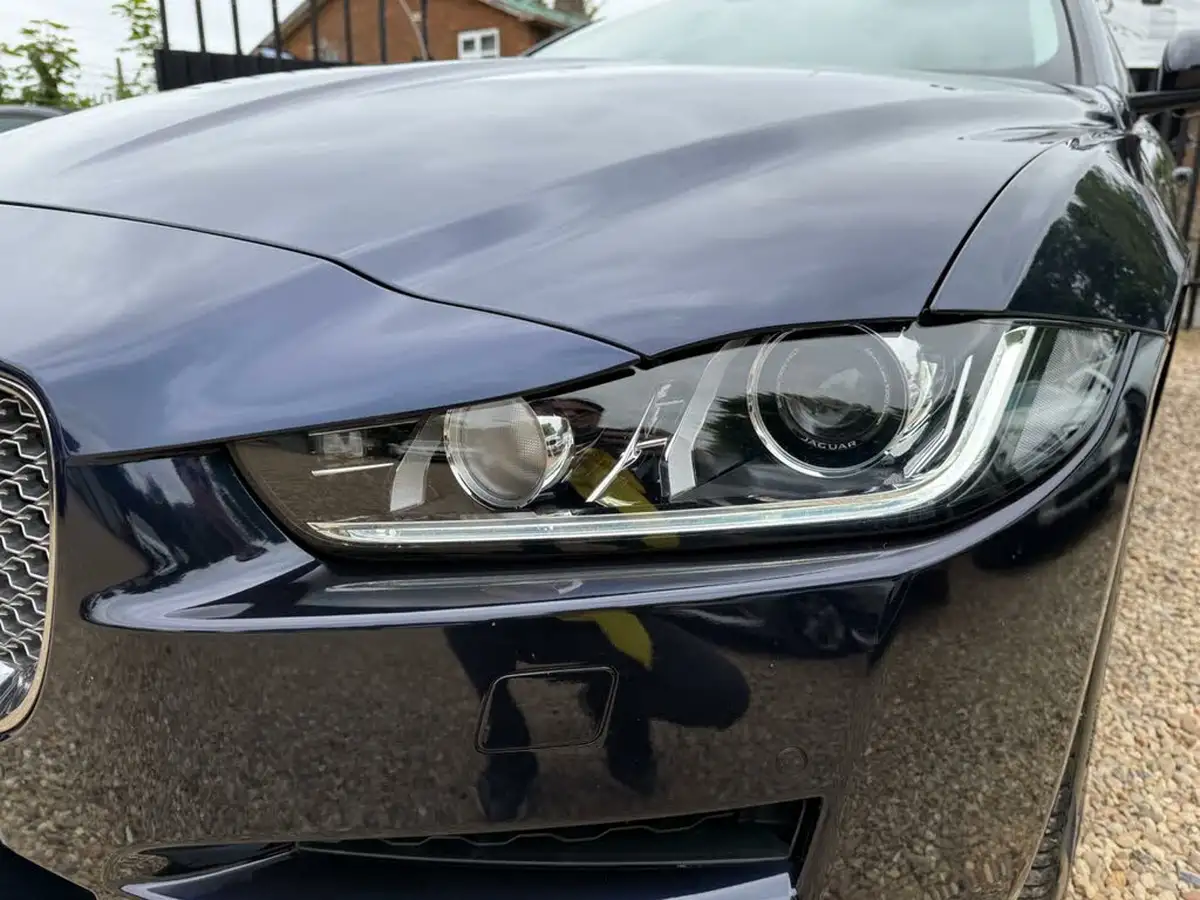 2019-jaguar-xe-20i-portfolio-200ps-big-51
