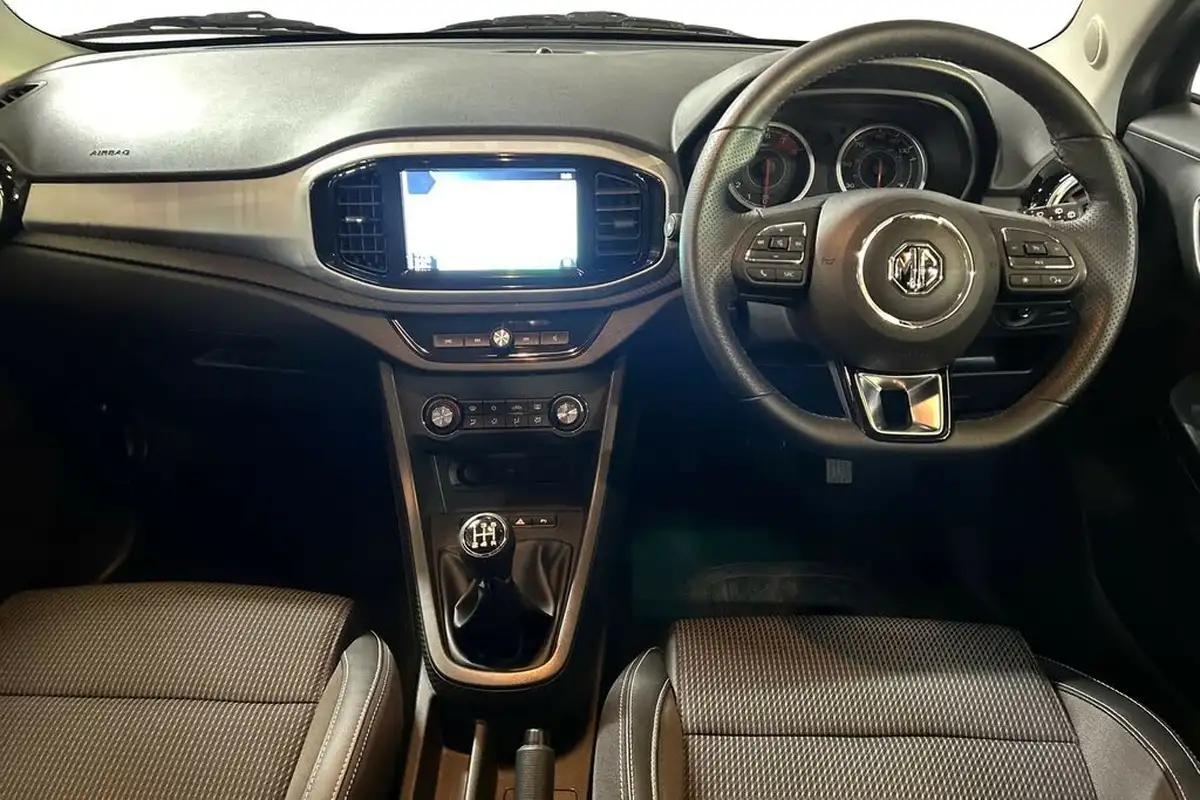 2023-mg-mg3-15-vti-tech-exclusive-nav-big-4