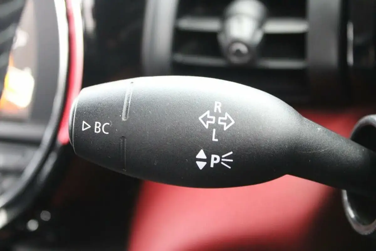 2014-mini-cooper-15-cooper-3d-big-30