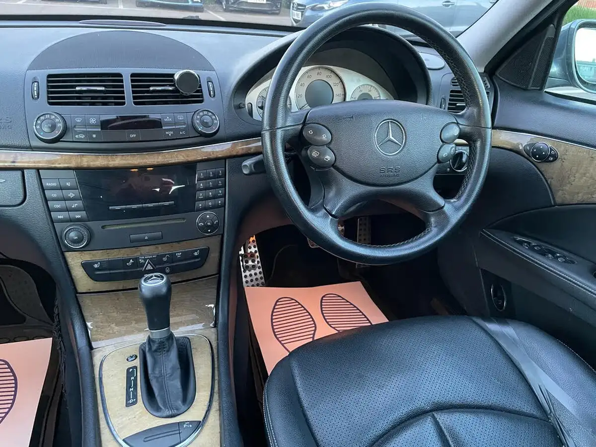 2007-mercedes-benz-e-class-30td-e280-sport-saloon-4d-big-8