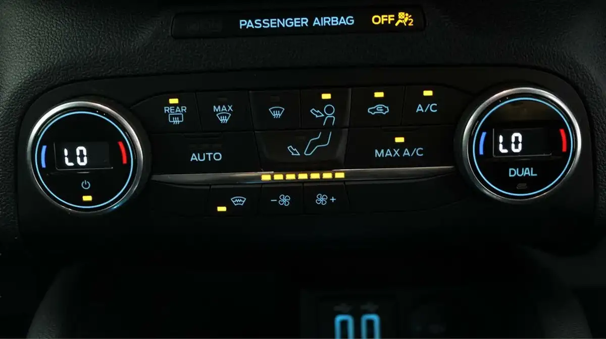 2022-ford-kuga-big-11