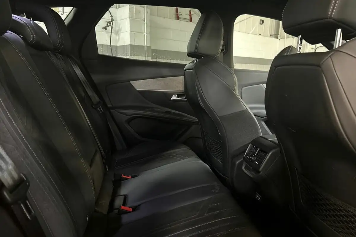 2021-peugeot-3008-suv-12-puretech-gt-eat8-big-16