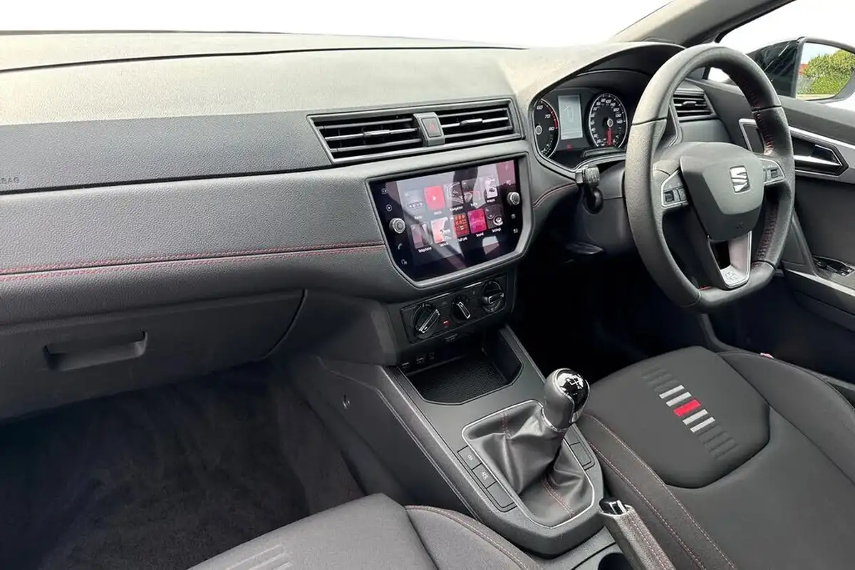 2020-seat-ibiza-10-mpi-fr-big-13