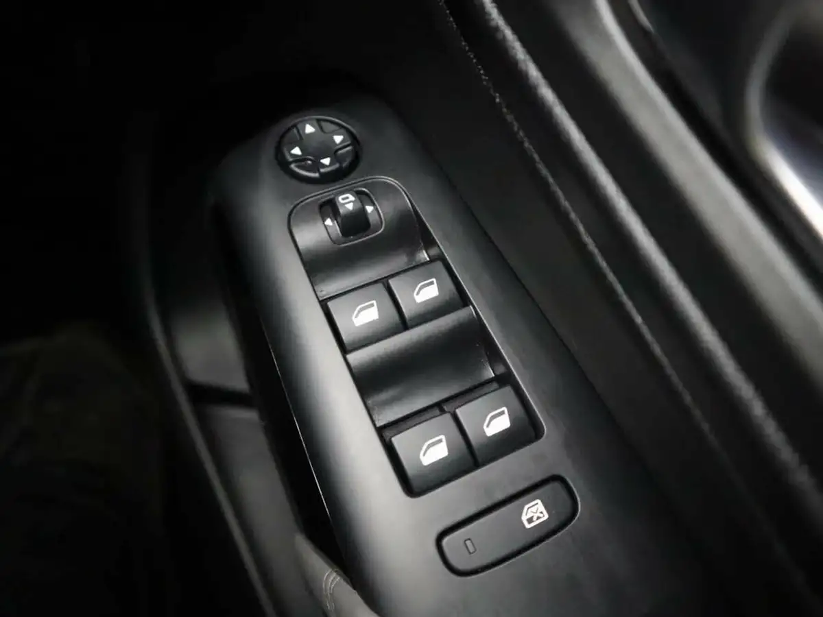 2022-citroen-c5-aircross-12-puretech-shine-ss-big-38