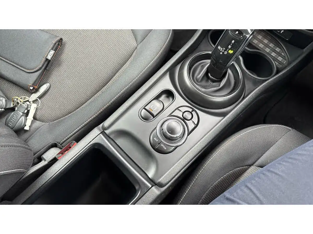 2021-mini-clubman-15-cooper-classic-auto-big-34