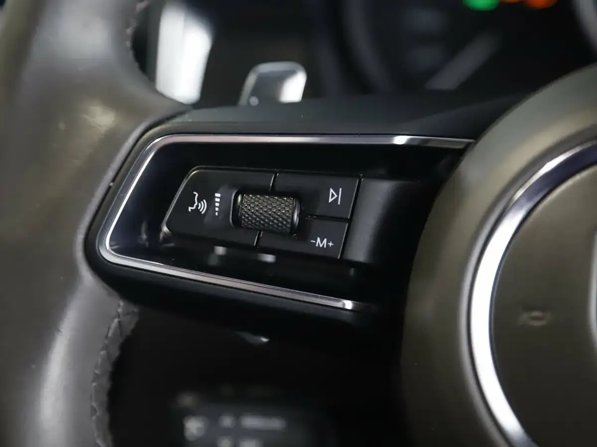 2022-porsche-macan-29-v6-gts-big-37