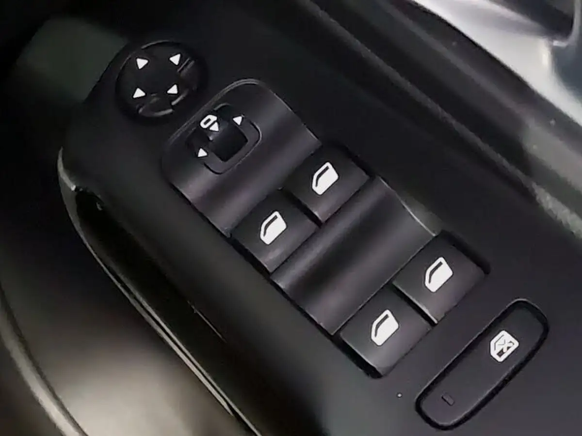 2022-citroen-c5-aircross-12-puretech-shine-ss-big-18