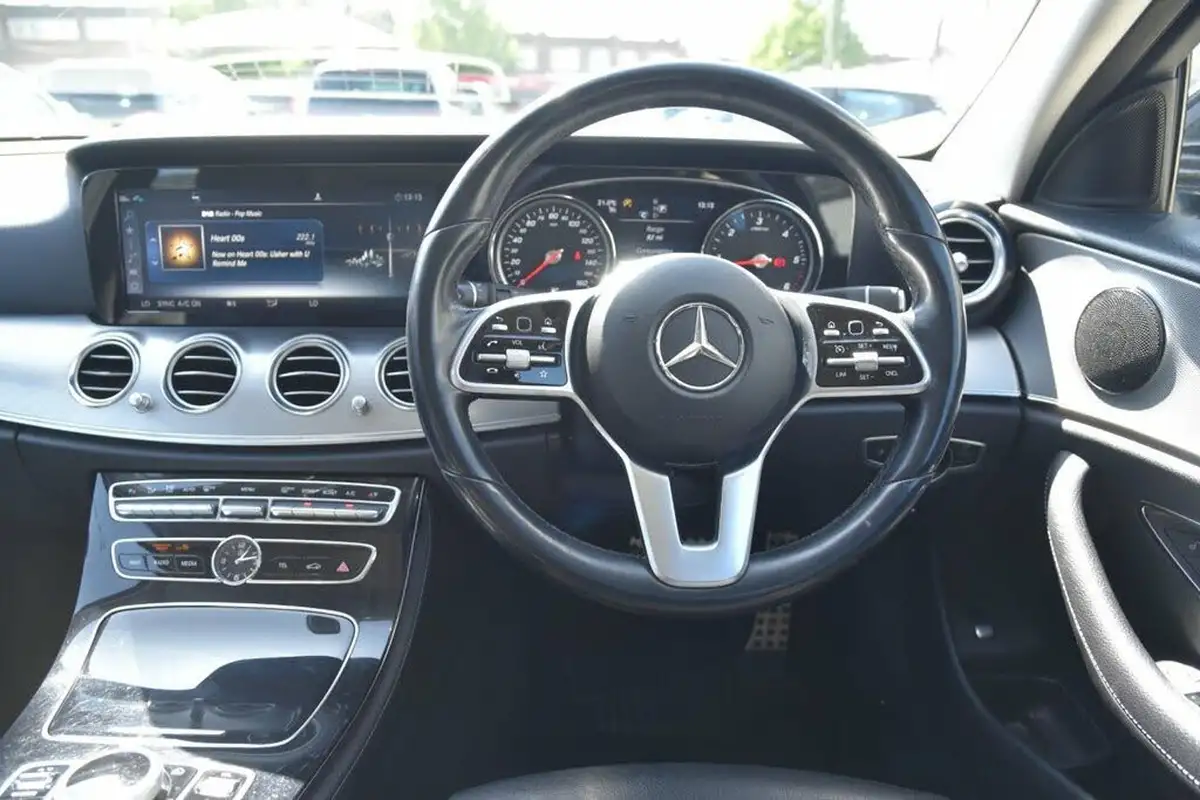 2019-mercedes-benz-e-class-20d-e220d-se-ss-estate-5d-big-27