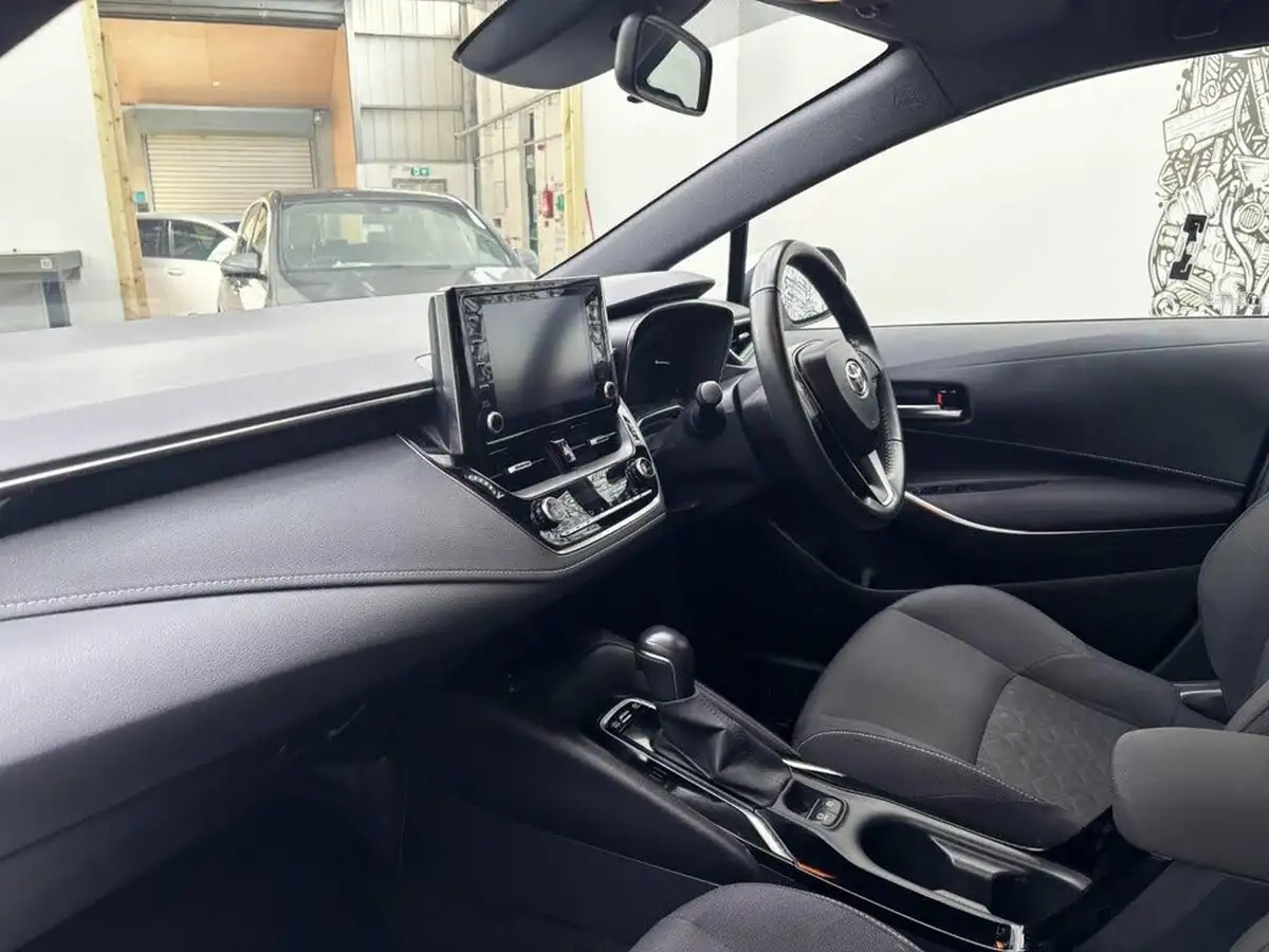 2021-toyota-corolla-18-vvt-i-icon-spare-wheel-touring-sports-5d-big-15