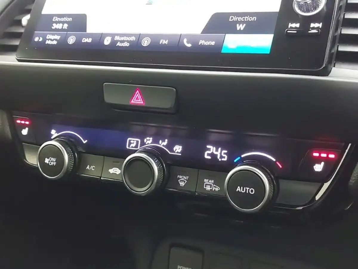 2023-honda-jazz-15-i-mmd-advance-sport-big-17
