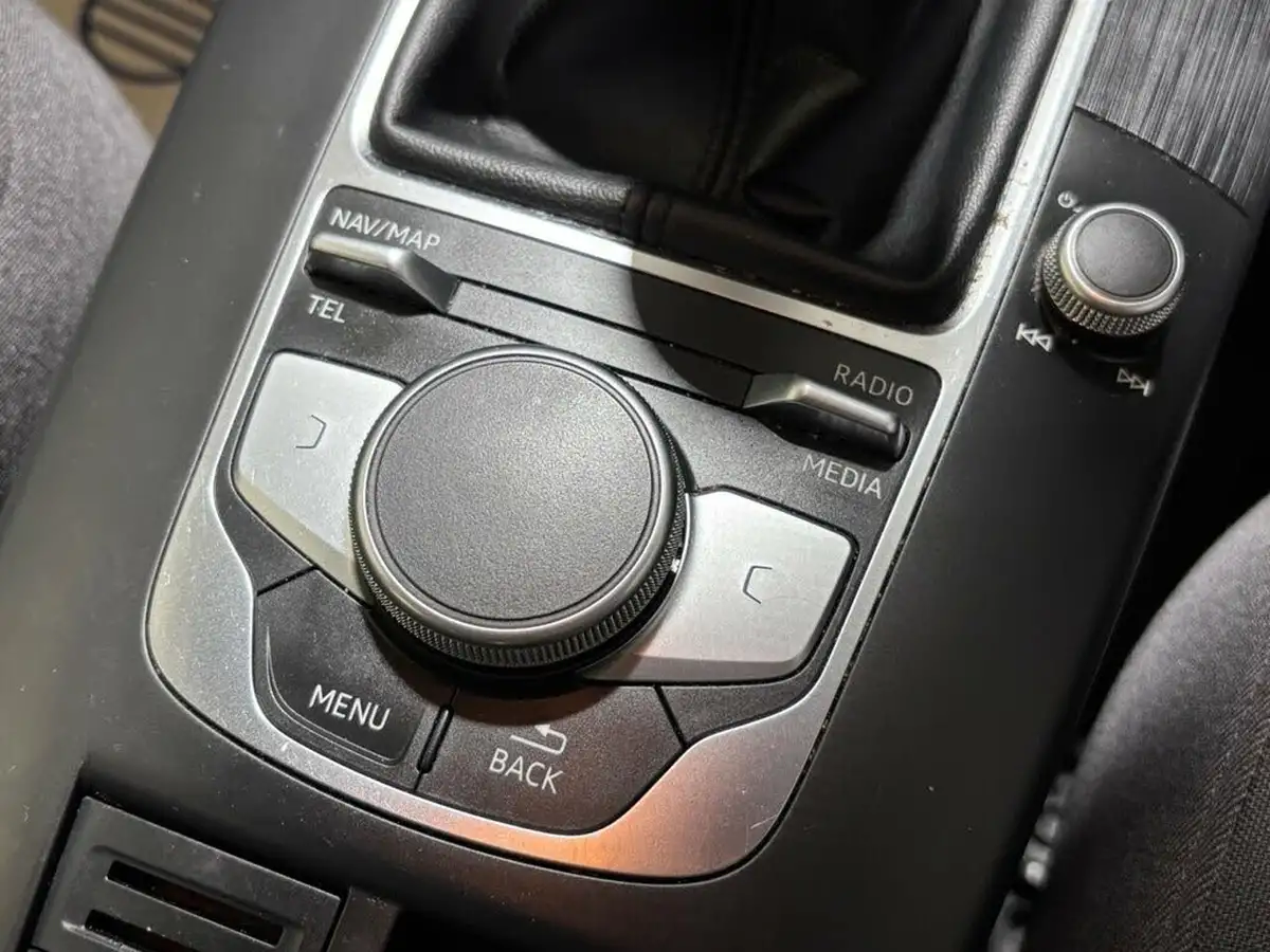 2020-audi-a3-10-30-tfsi-se-technik-big-23