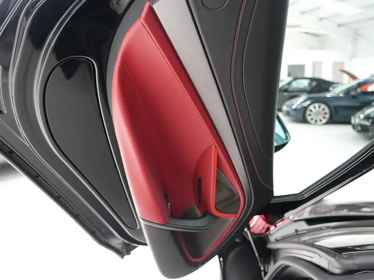2018-mclaren-720s-40-luxury-big-29