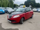 2014-chrysler-ypsilon-12-blackred-small-3