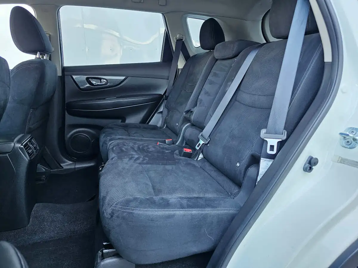 2015-nissan-x-trail-20td-acenta-big-8