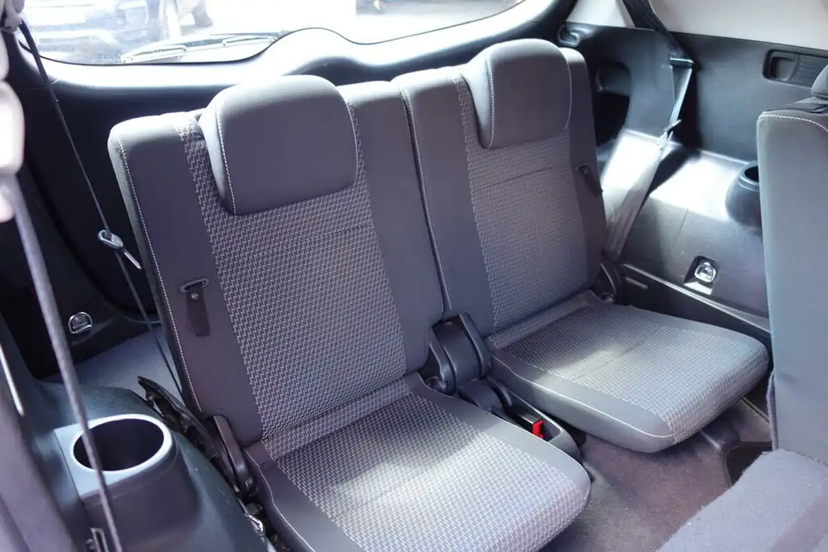 2016-toyota-verso-16d-d-4d-trend-big-17