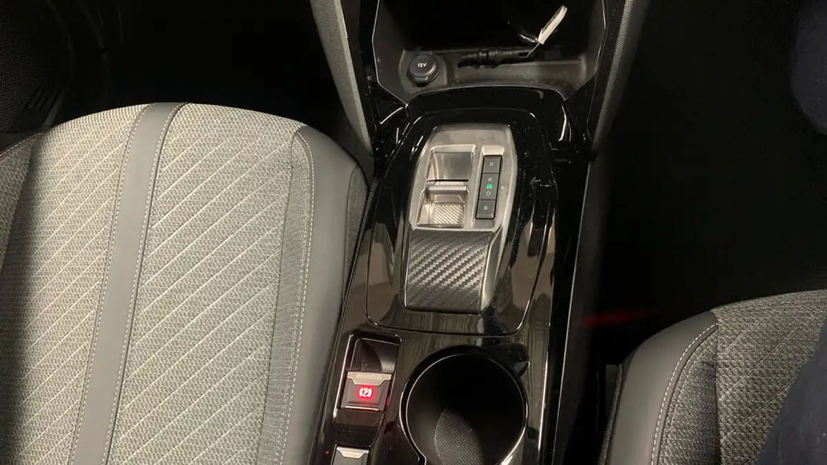 2024-peugeot-208-e-e-style-big-19