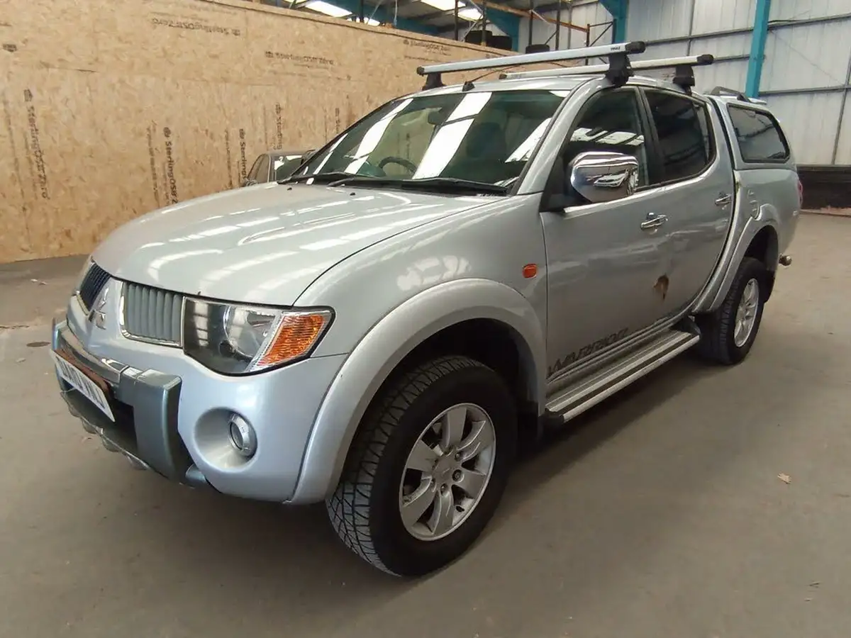 2010-mitsubishi-l200-25td-warrior-double-pickup-auto-big-2