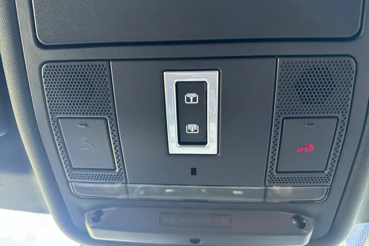 2020-land-rover-range-rover-evoque-20-d180-first-edition-big-32