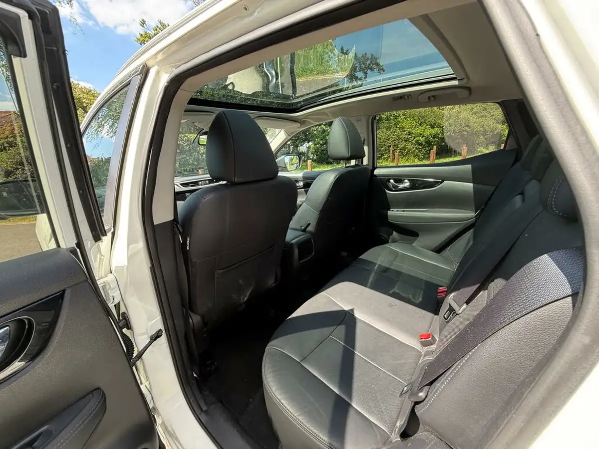 2017-nissan-qashqai-12-dig-t-tekna-xtronic-cvt-big-25
