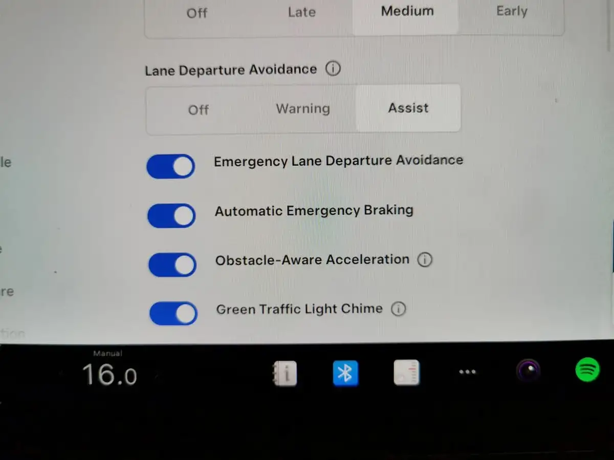 2022-tesla-model-3-e-long-range-big-26