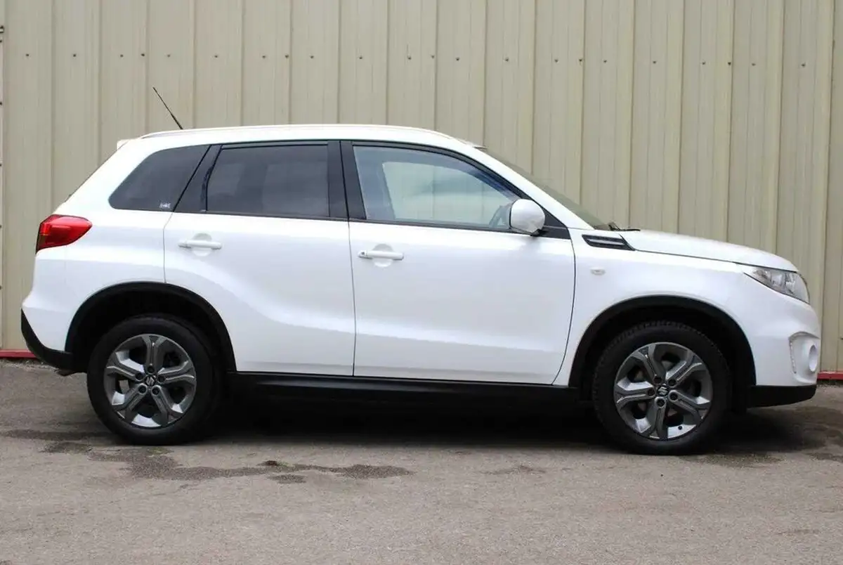 2016-suzuki-vitara-16-sz-t-big-3
