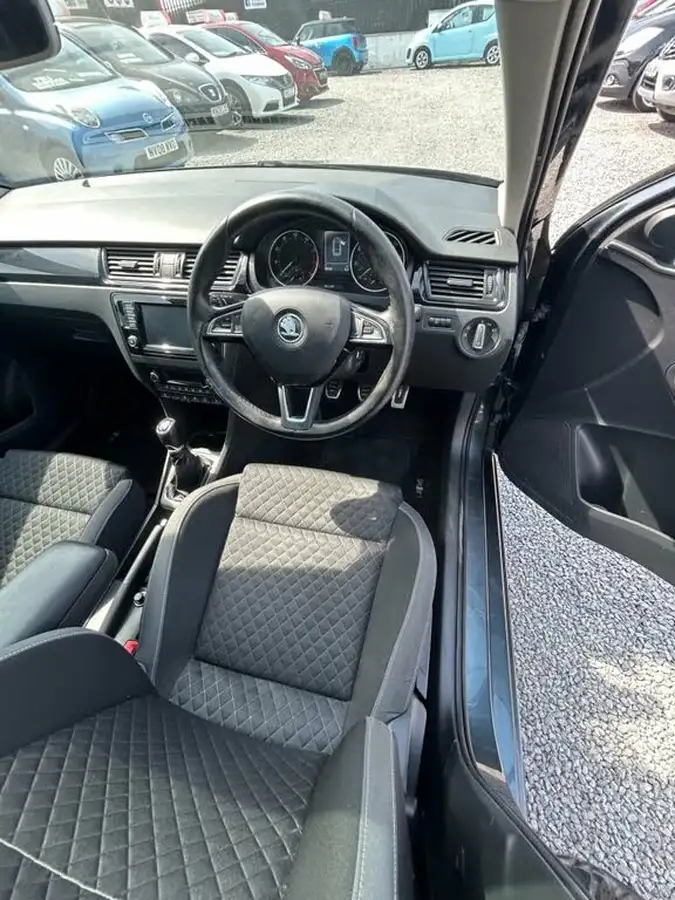 2015-skoda-rapid-spaceback-12-tsi-se-sport-big-15