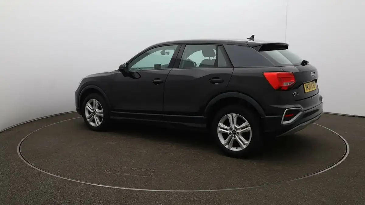 2022-audi-q2-10-30-tfsi-sport-big-32