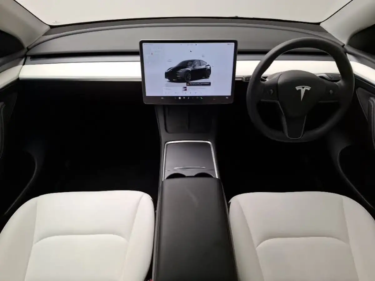 2022-tesla-model-y-e-long-range-big-2