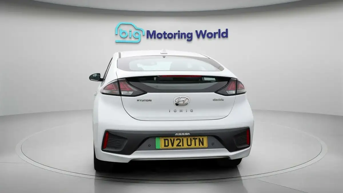 2021-hyundai-ioniq-e-premium-electric-100kw-big-6