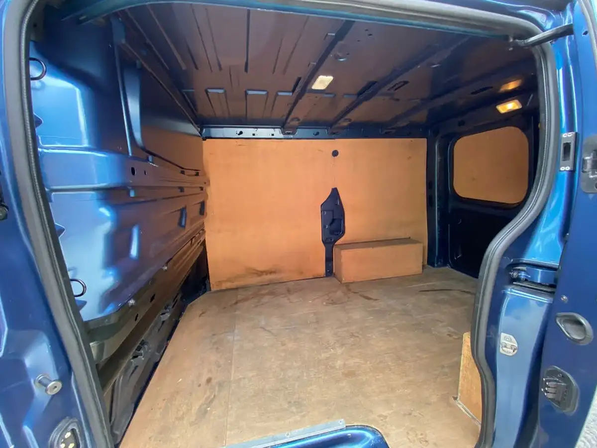 2021-renault-trafic-20dci-sl28-energy-120-sport-non-nav-big-40