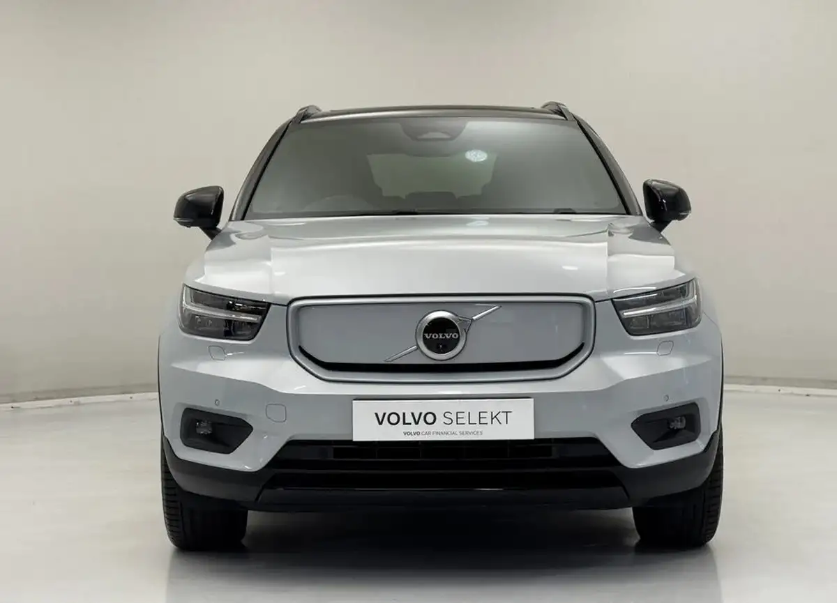 2021-volvo-xc40-e-p8-first-edition-big-2