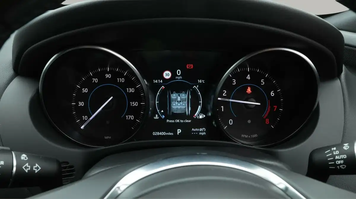 2019-jaguar-xe-20i-landmark-200ps-big-10