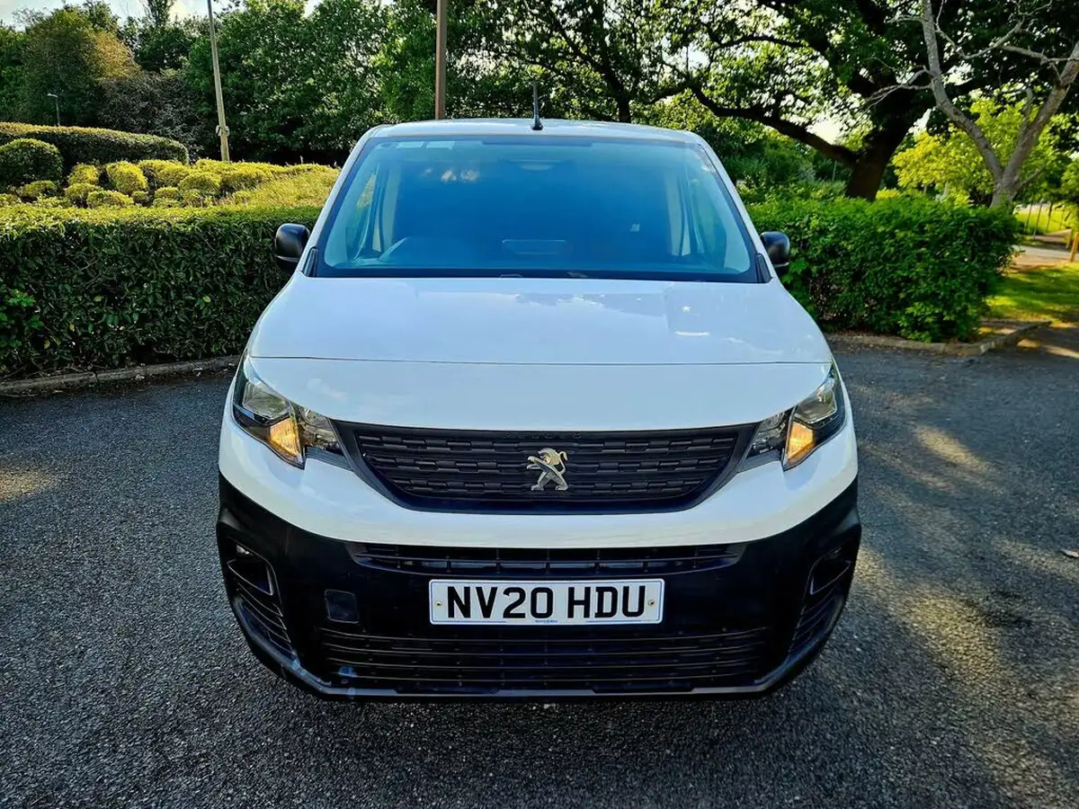 2020-peugeot-partner-15-bluehdi-1000-professional-100ps-eu6dt-panel-big-10
