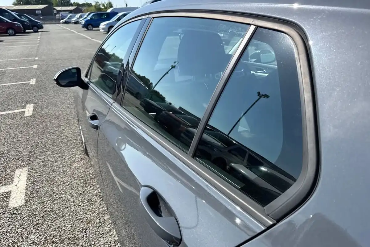 2021-volkswagen-golf-15-tsi-life-130ps-hatchback-big-30