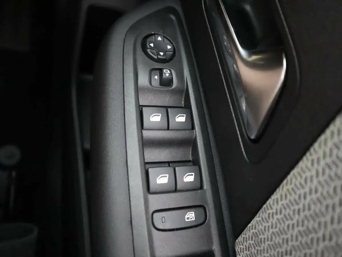2024-citroen-c4-12-puretech-plus-130ps-ss-big-36