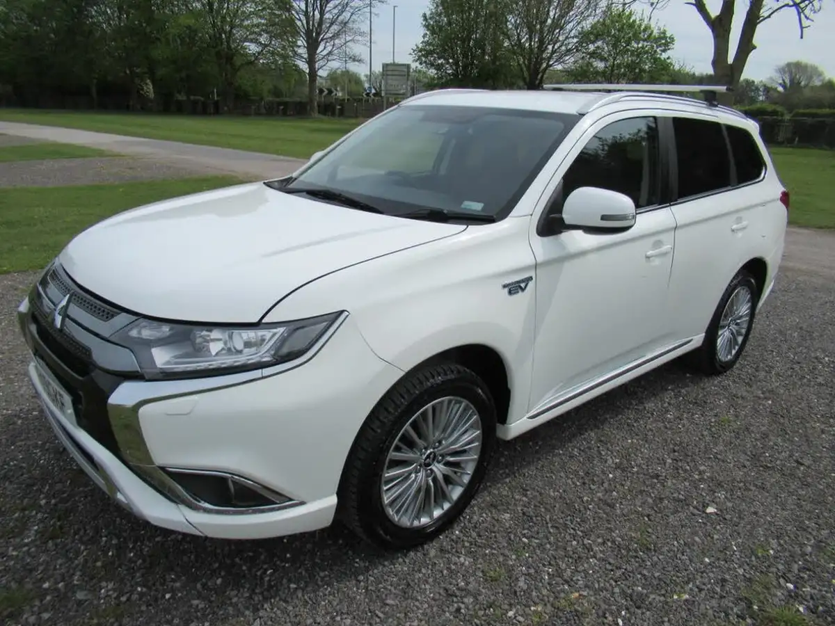 2019-mitsubishi-outlander-24-juro-phev-ss-big-0
